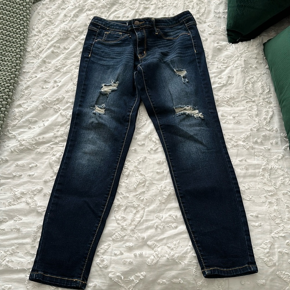 Dark blue distressed jegging